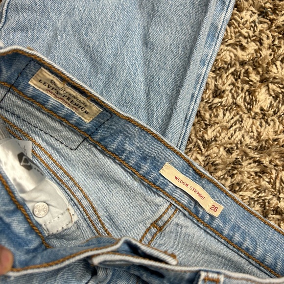 Levi's Big E Premium Denim Wedgie Straight Jeans Sz 26 Light Wash - Picture 3 of 8